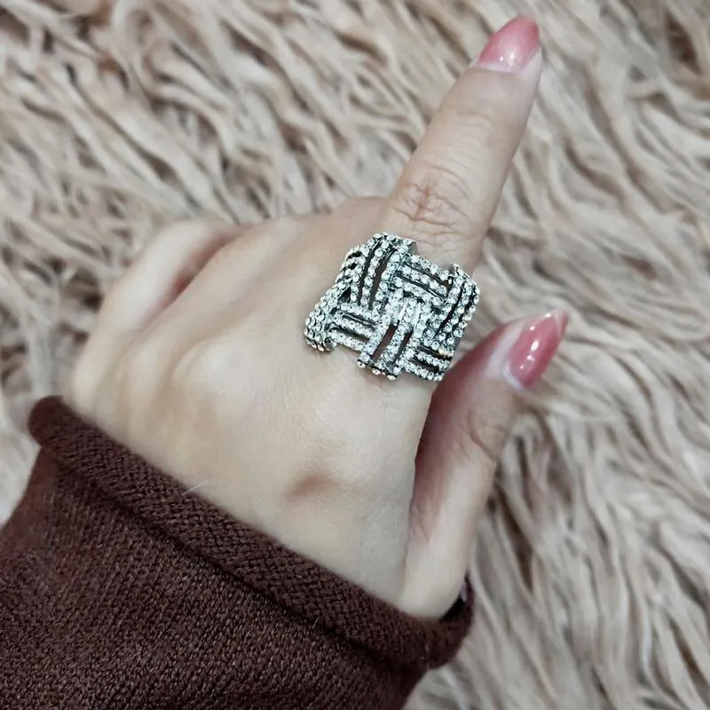 Big Hollow Weave Shaped Finger Rings Charm Jewelry