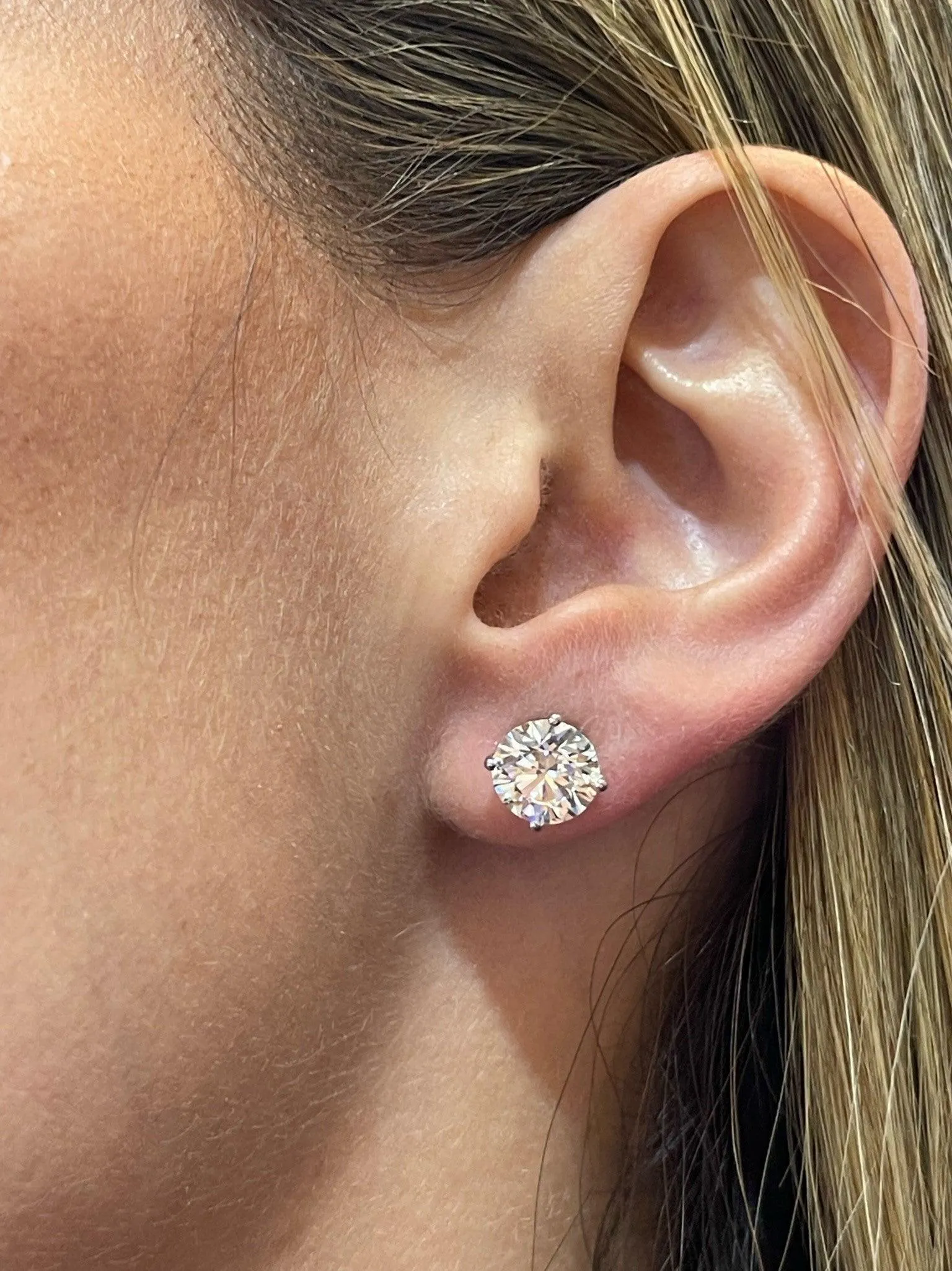 Classic Lab Grown Round Brilliant Cut Diamond Stud Earrings