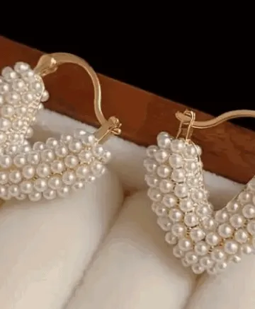 Classic Pearl Earrings