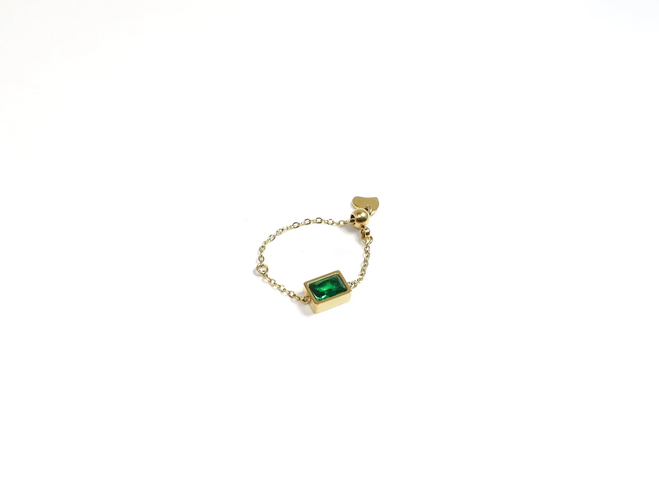 Emerald Emaline Chain Ring