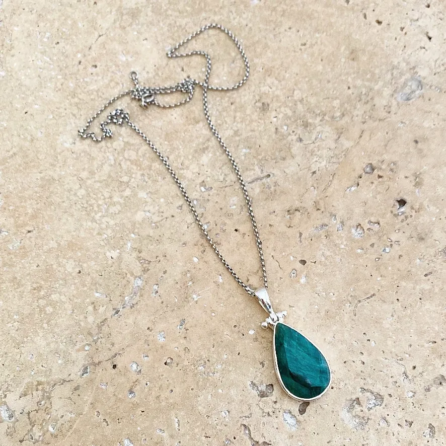 Emerald Quartz Teardrop Pendant - Grace