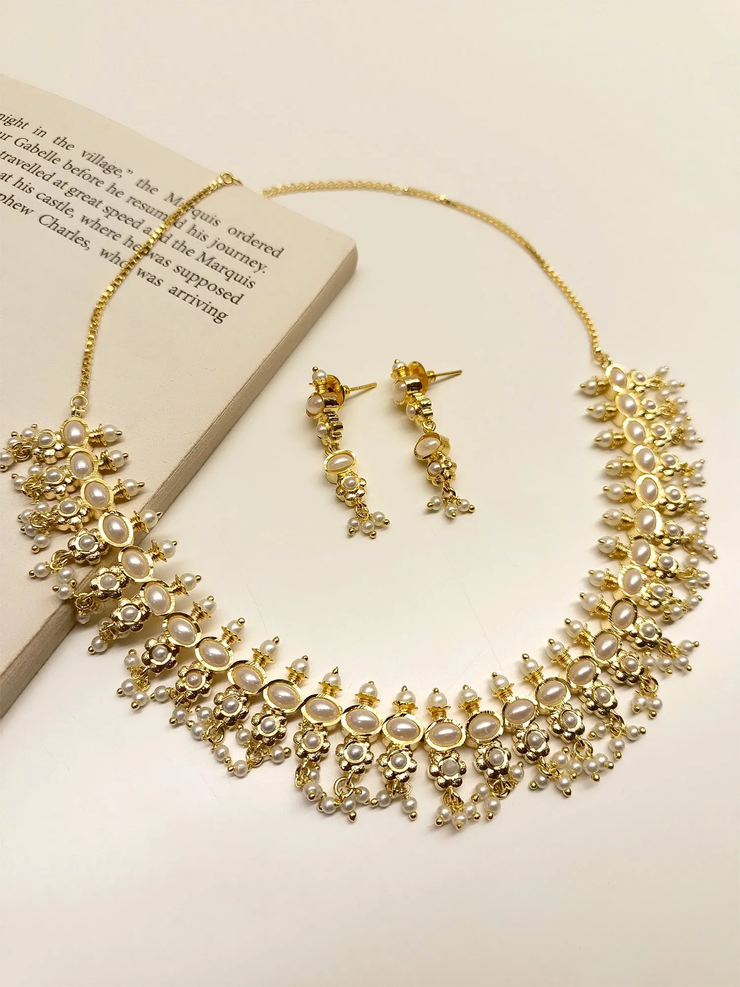 Faguni White Jadau Necklace Set