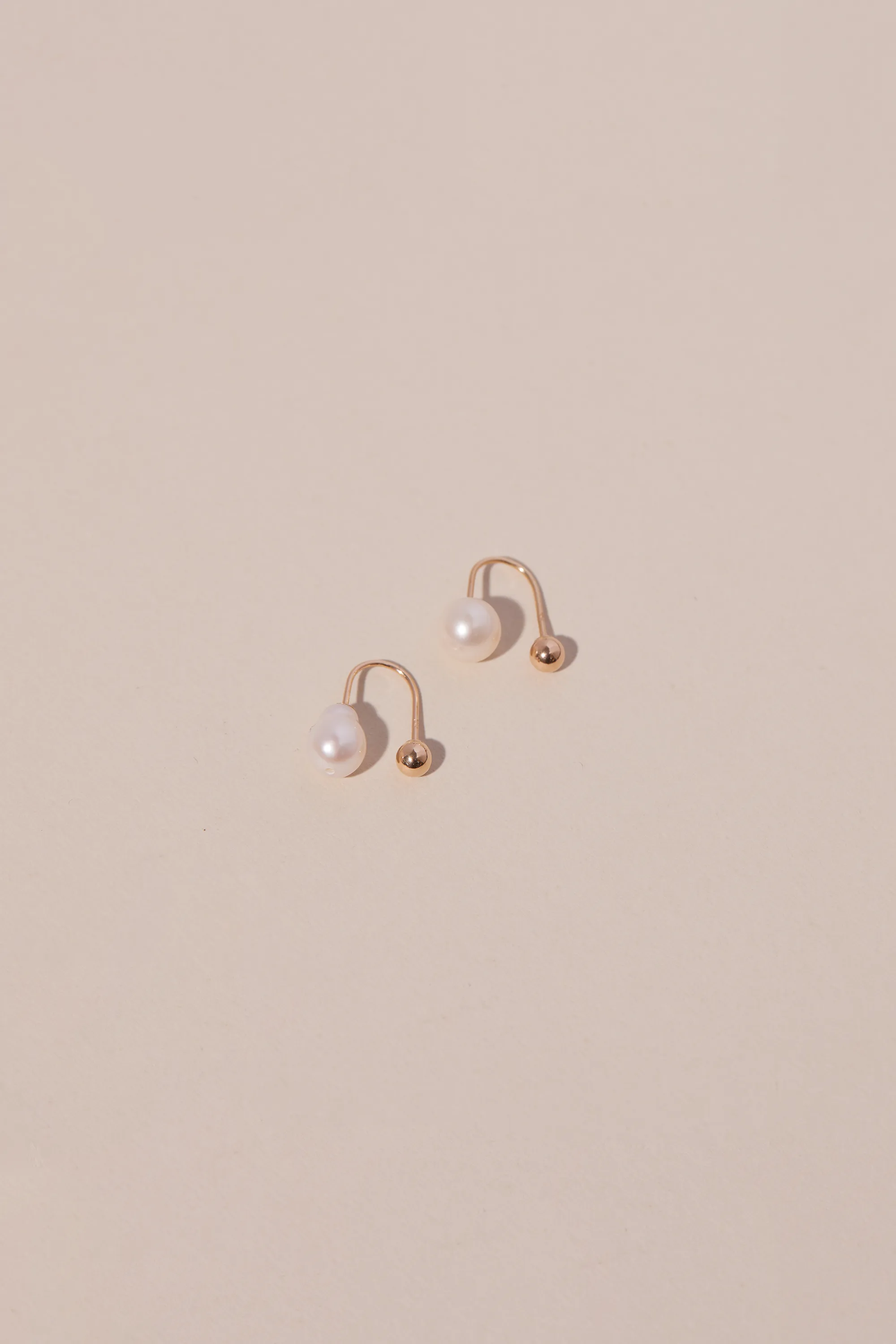 GOLDEN DROP PEARL EARRING