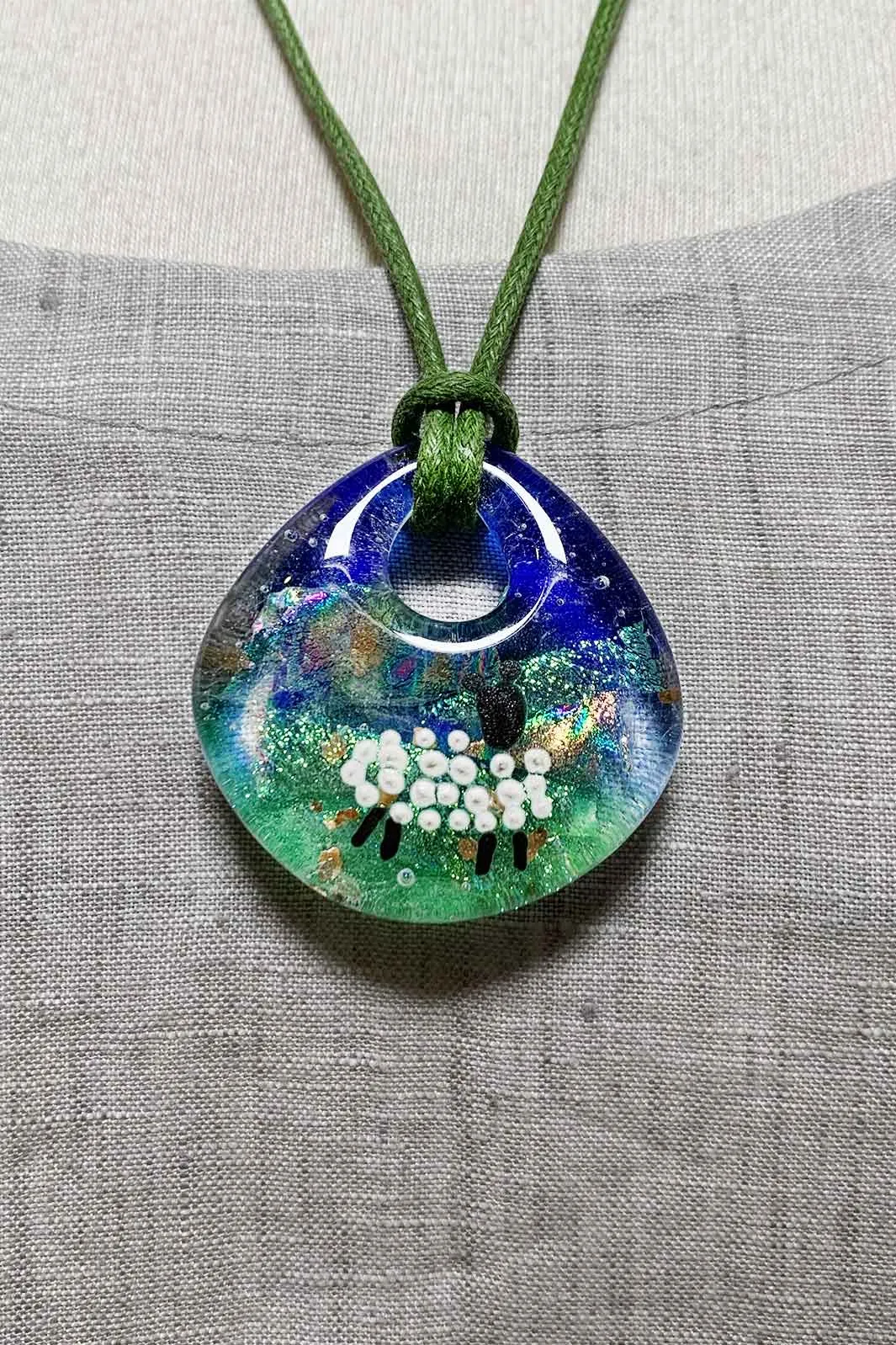 Layercake Loves: Glass Pendants by Beryl Weir