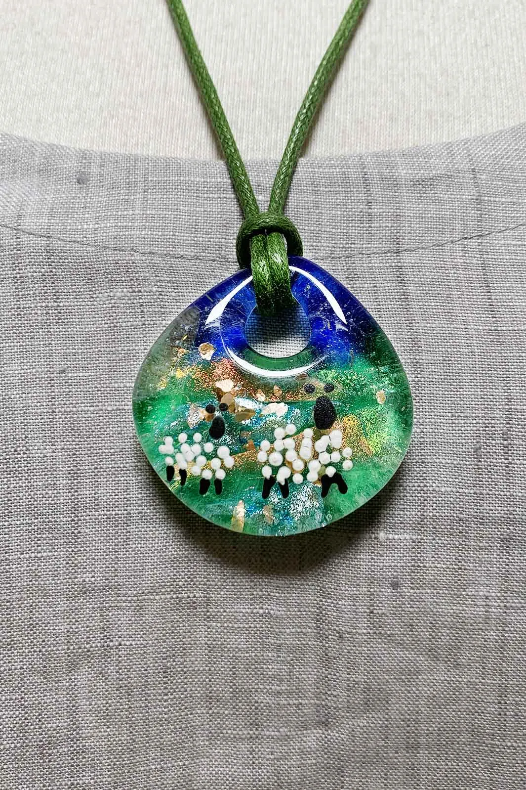 Layercake Loves: Glass Pendants by Beryl Weir