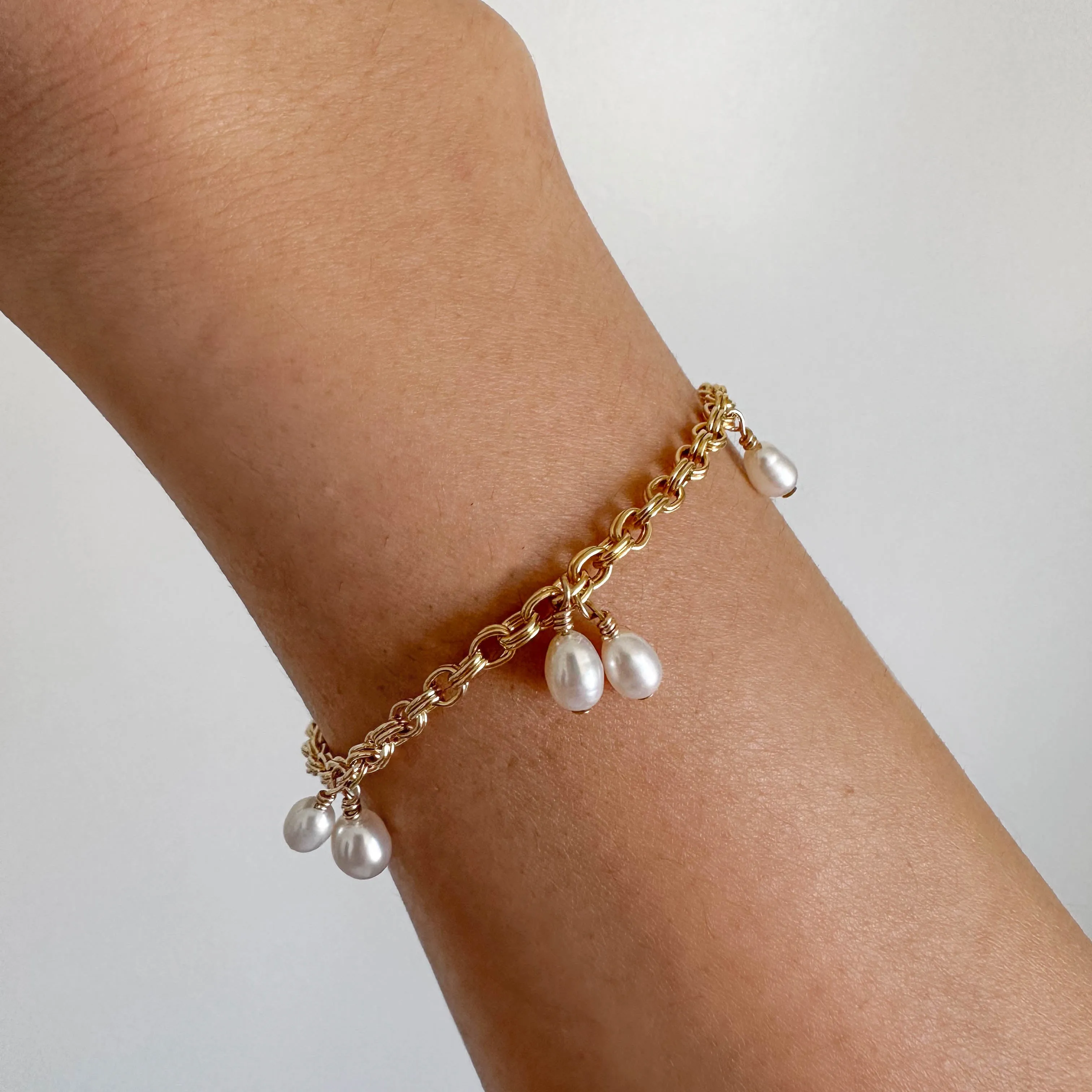 Leila Pearl Bracelet