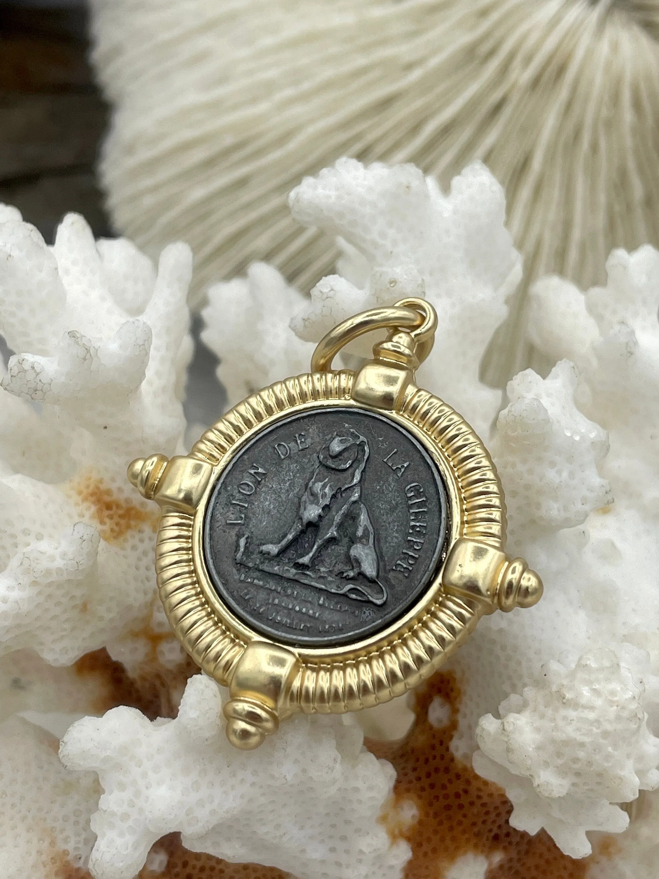 Lion de la Gileppe Coin Reproduction, Lion Pendant, Lion Medal, Lion Jewelry, Lion Charm, de la Gileppe Medalion 5 bezel color Fast Ship