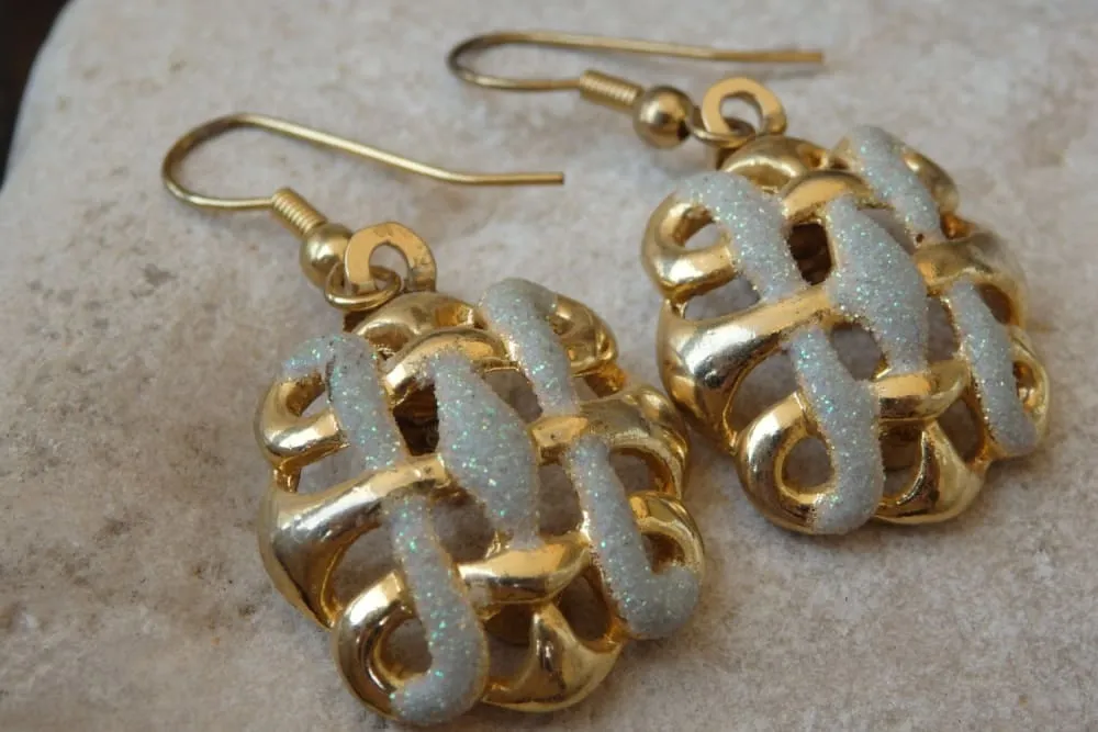 Mesh gold earrings