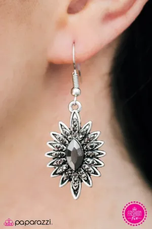 Paparazzi Earring ~ Destined For Stardom - Silver