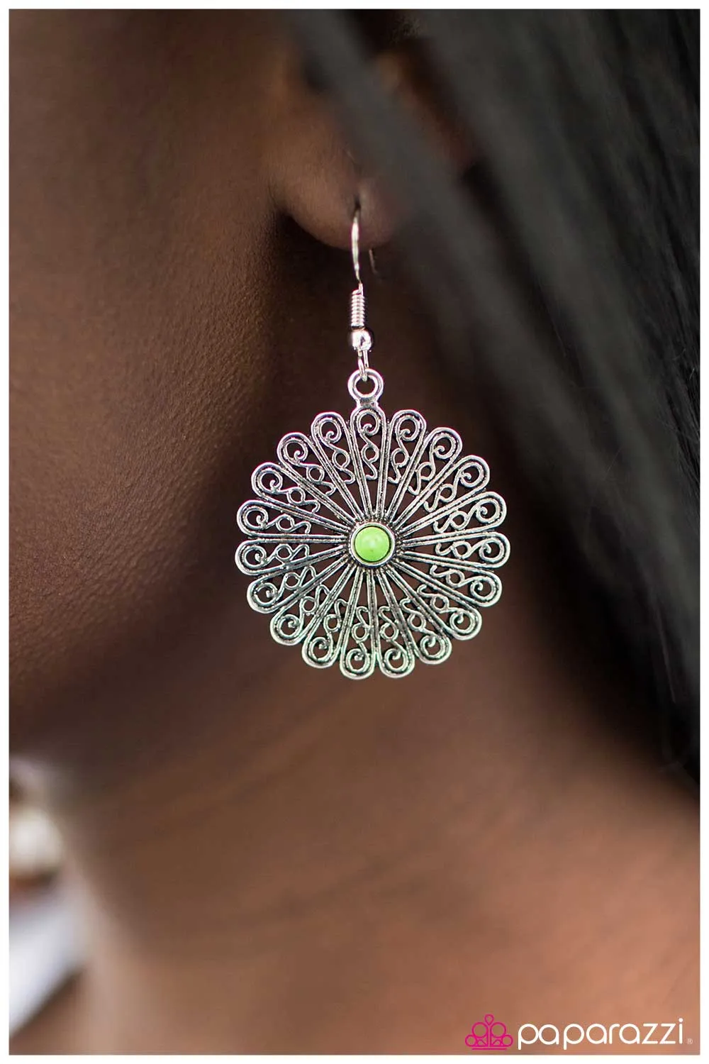 Paparazzi Earring ~ Everybody Mambo!  - Green