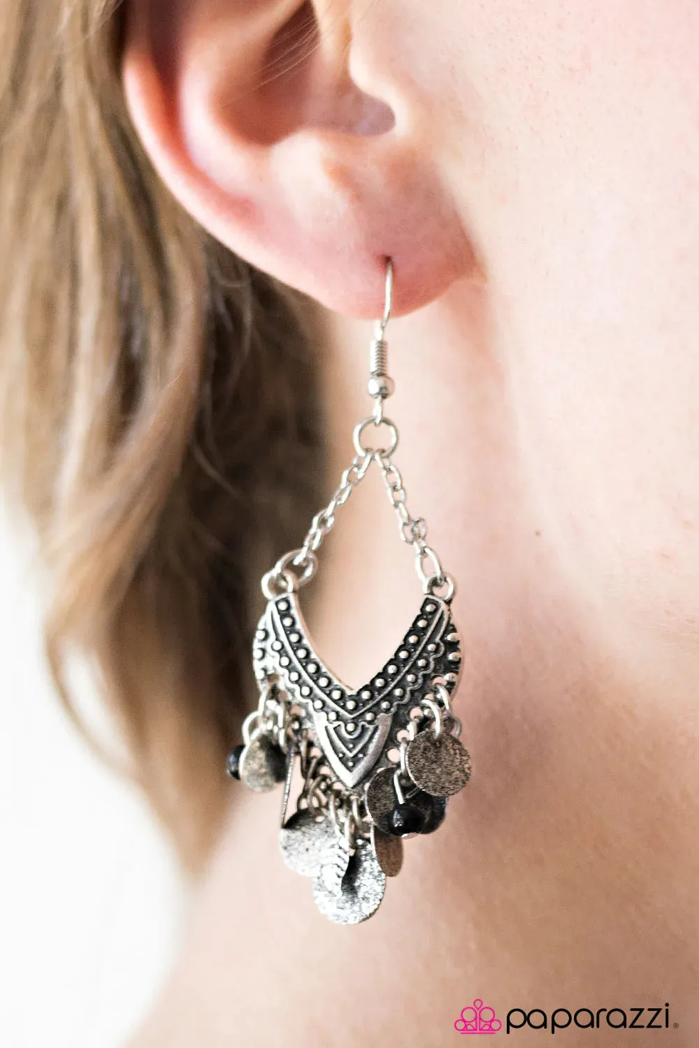 Paparazzi Earring ~ Island Vibes - Black