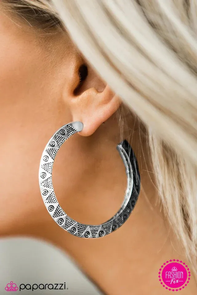 Paparazzi Earring ~ Take A PEAK - Silver