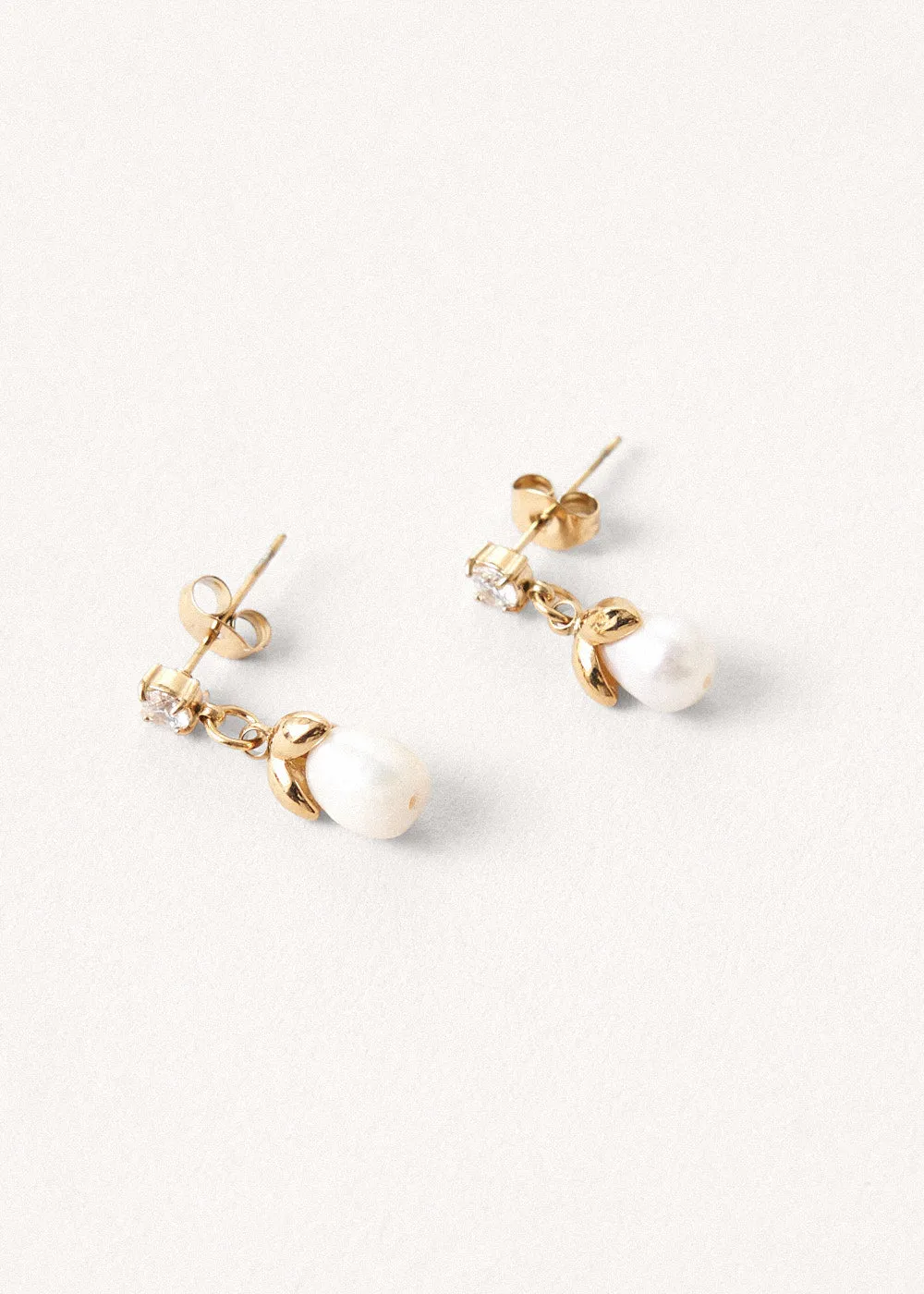 RAINE PEARL DROP EARRING