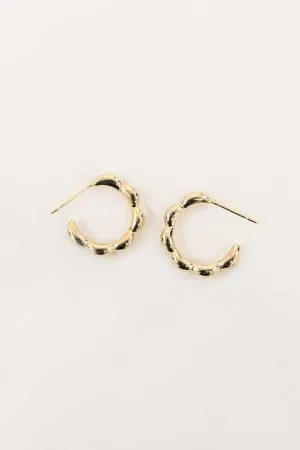 Scalloped Huggie Hoop Earrings