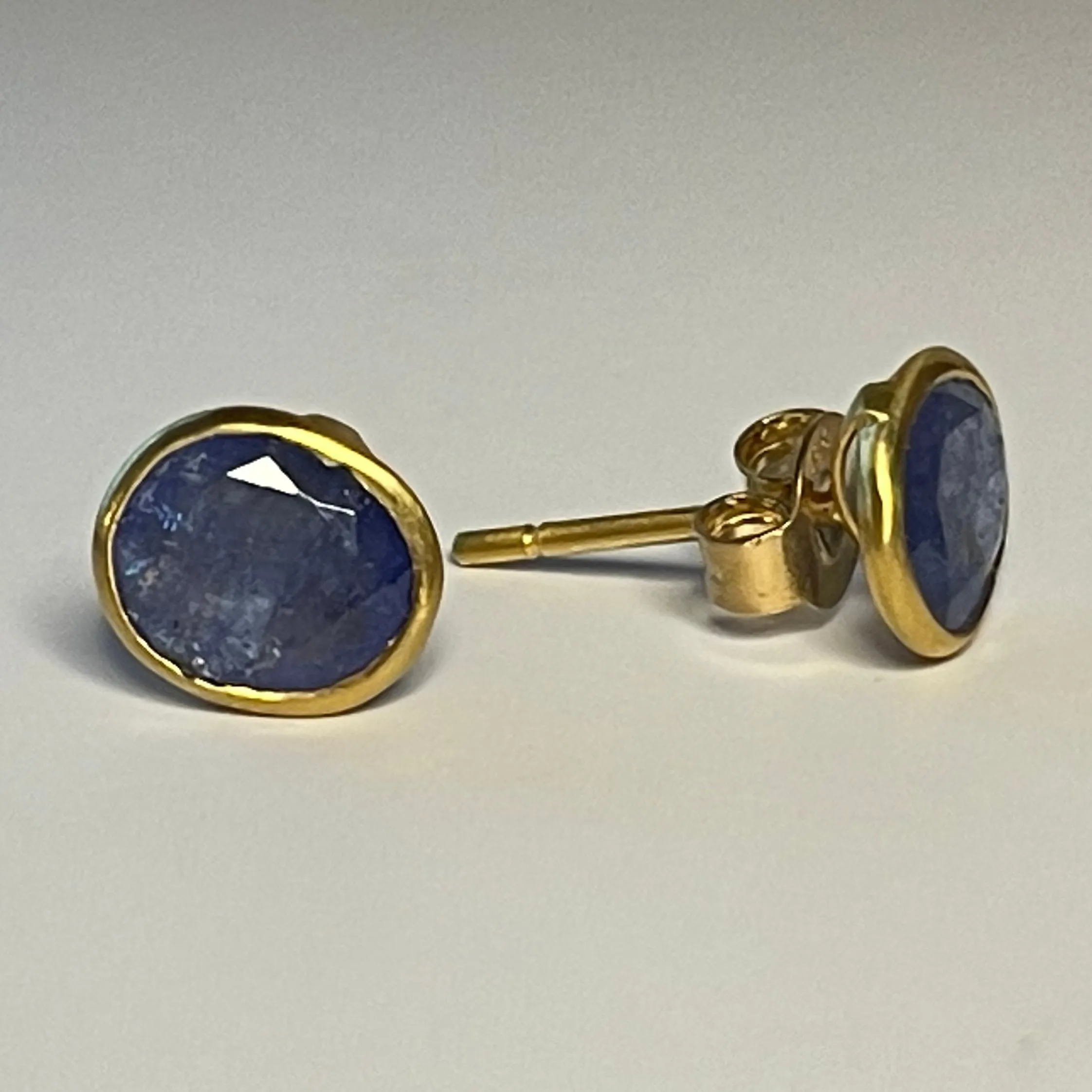 Tanzanite Classic Studs