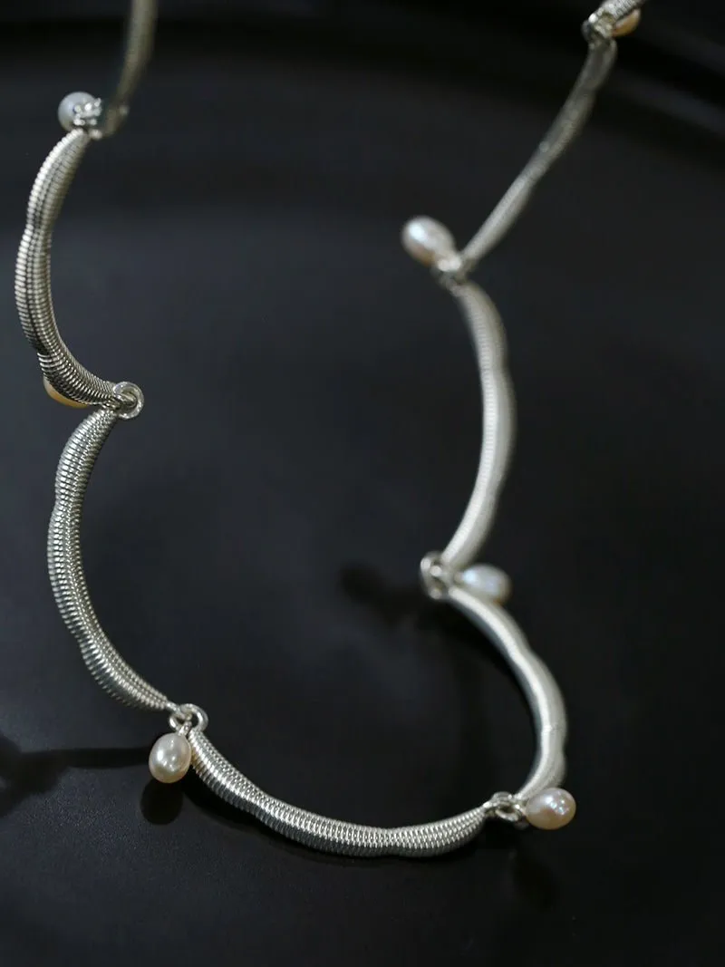 Unique Design Lace Pearl Choker