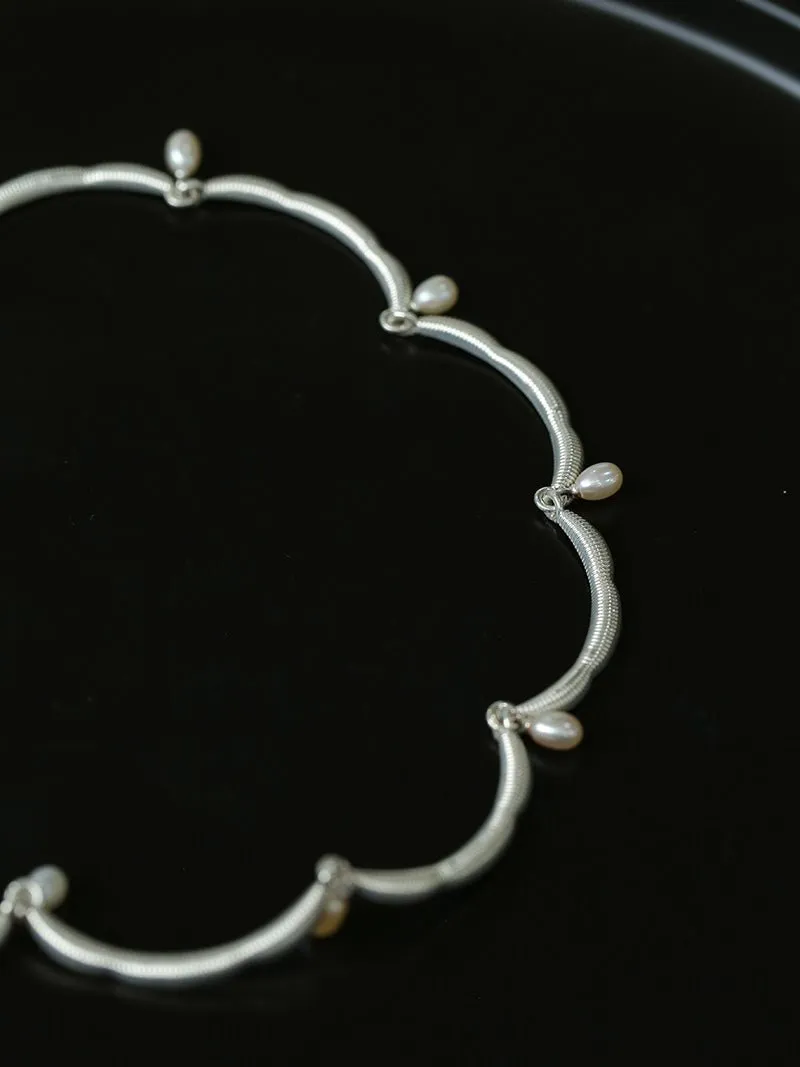 Unique Design Lace Pearl Choker